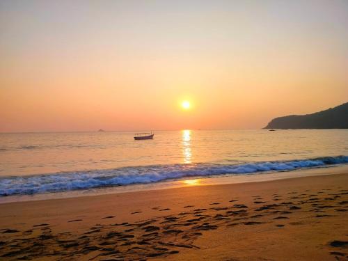 service apartment 1bhk for family and friends