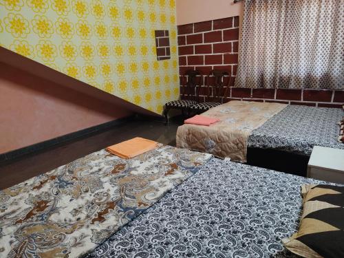 Service Apartment 1Bhk For Family & Friends ,,4 star