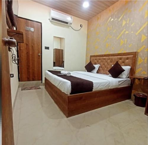 Hotel Rameshwaram,,3 star