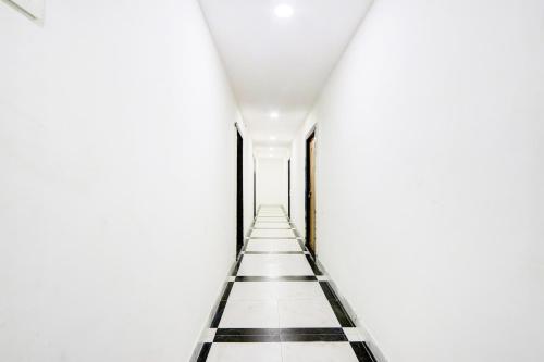 Hotel O Green Light Inn,,3 star