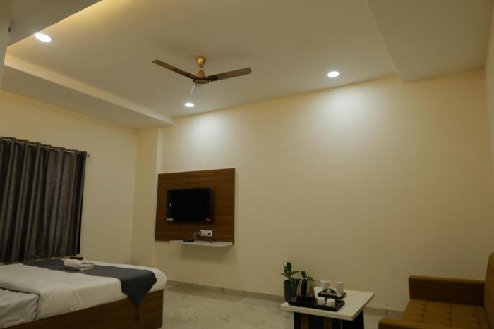 hotel the prime land