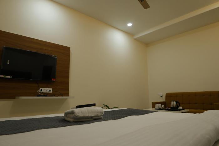 hotel the prime land