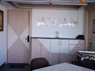 hotel red flame residency