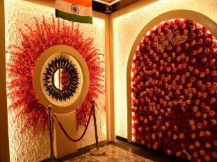 hotel red flame residency