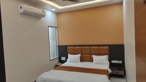 Yashomati Hotel,,3 star