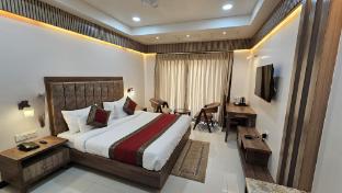 hotel sainik grand