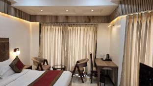 hotel sainik grand