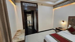 hotel sainik grand