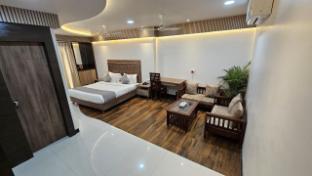 hotel sainik grand