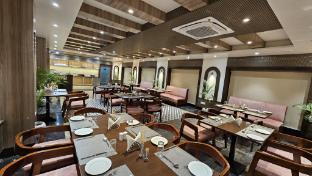 hotel sainik grand