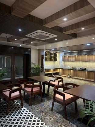 hotel sainik grand