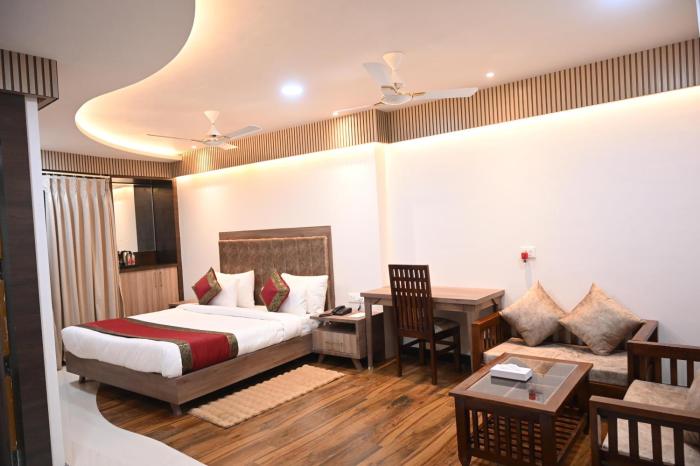 hotel sainik grand