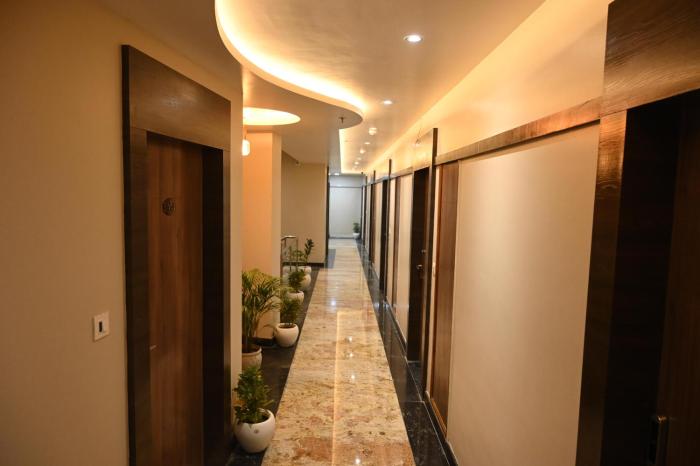 hotel sainik grand