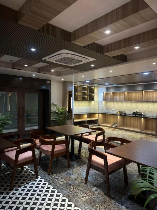 hotel sainik grand