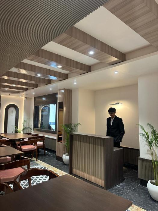 hotel sainik grand