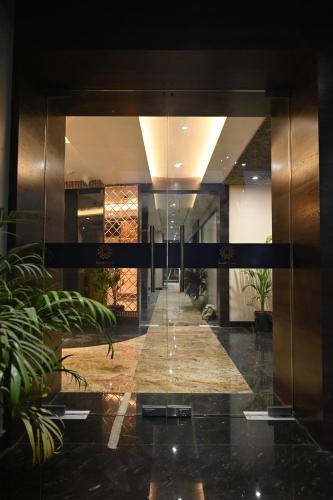hotel sainik grand