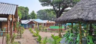 Seashore Beach Camp,,3 star