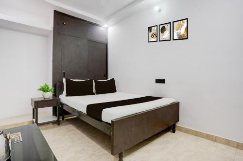 Hotel O Swarun And Banquet Hall Gulzarbagh Station Bus Stop,,4 star