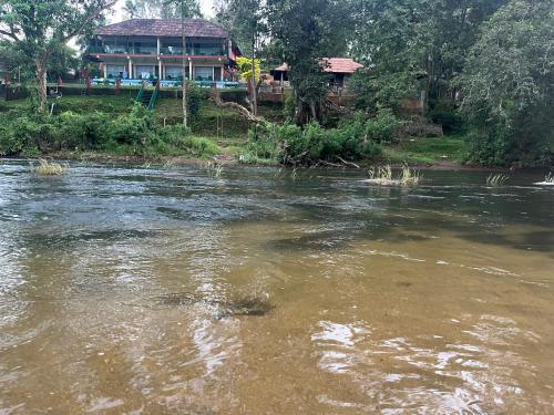 Falcon Riverview Resorts,,3 star