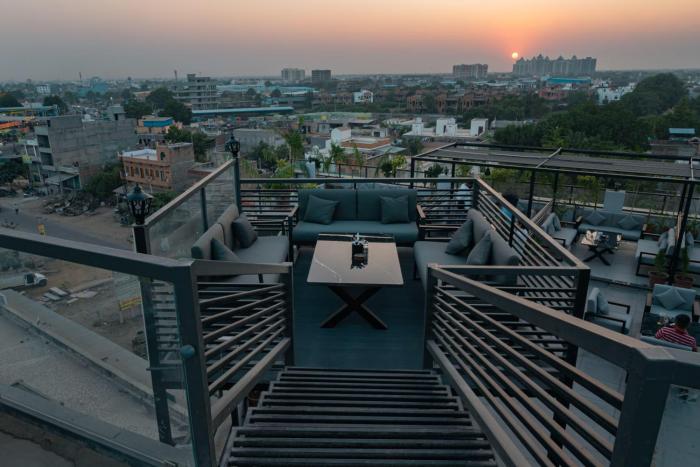 d horizon hotel and restaurant