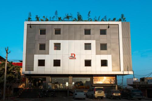 D Horizon Hotel & Restaurant,,3 star