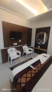 hotel greenland inn hampi