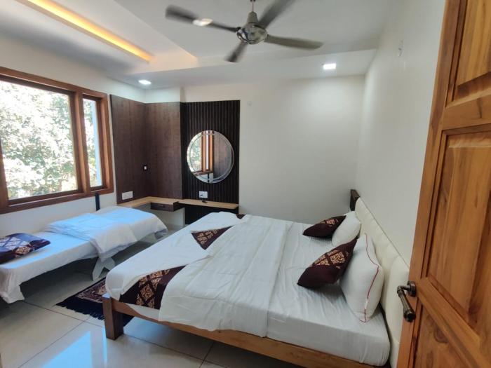 hotel greenland inn hampi