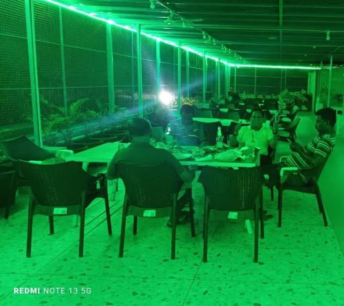 hotel greenland inn hampi