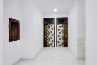 hotel the arrow near paschim vihar