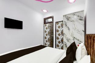 hotel the arrow near paschim vihar