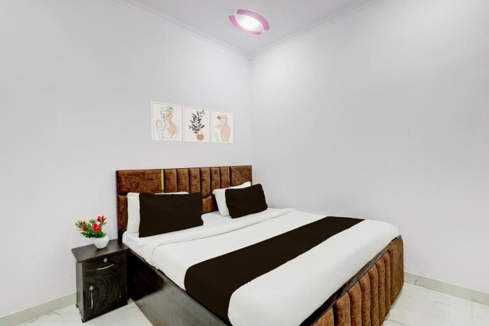 hotel the arrow near paschim vihar