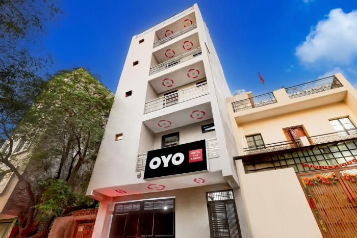 hotel the arrow near paschim vihar