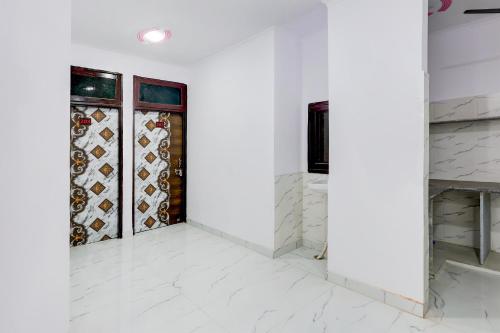 hotel the arrow near paschim vihar