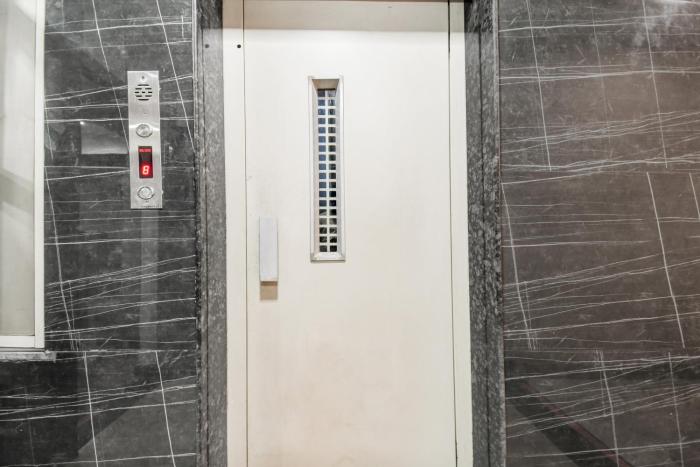 hotel o raipur city center formerly south inn