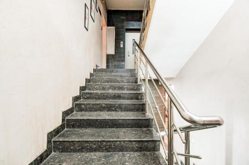 hotel o raipur city center formerly south inn