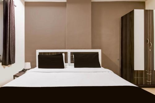 hotel o raipur city center formerly south inn