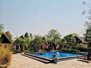 birds nest resort