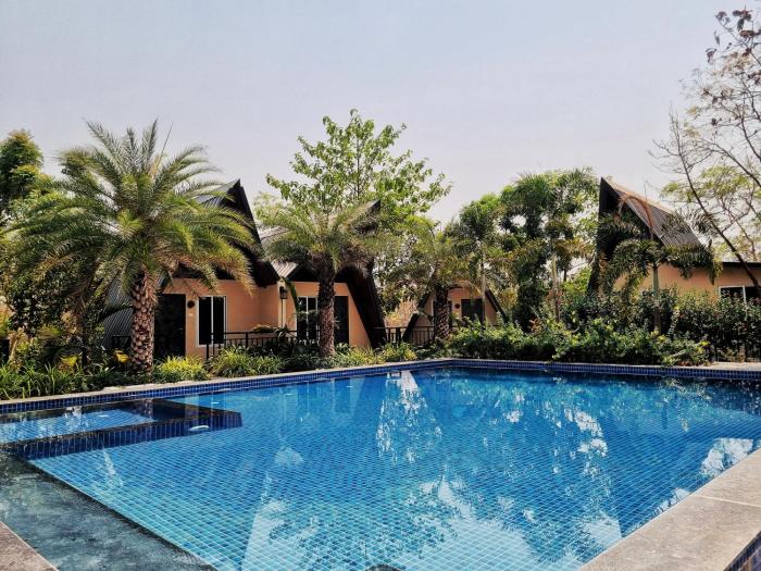 birds nest resort
