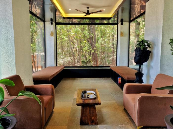 birds nest resort