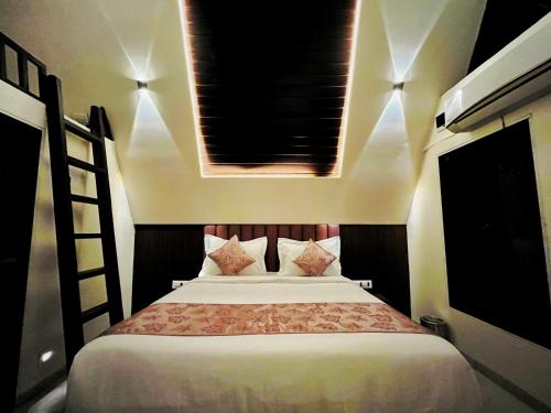 birds nest resort
