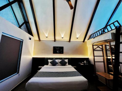 birds nest resort