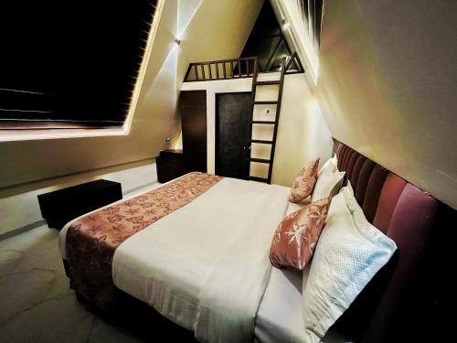 birds nest resort