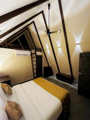 birds nest resort