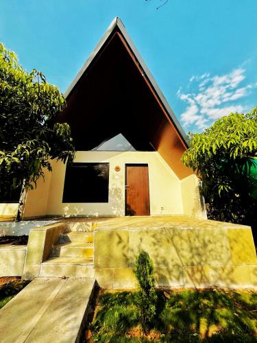birds nest resort