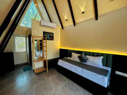 birds nest resort