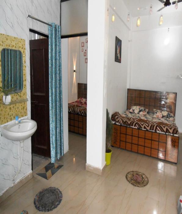 krishnashray home stay