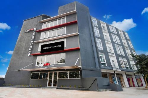 super townhouse sayhallo narcos