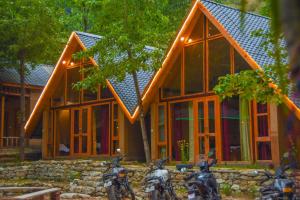 eco himalayas cottages tirthan valley