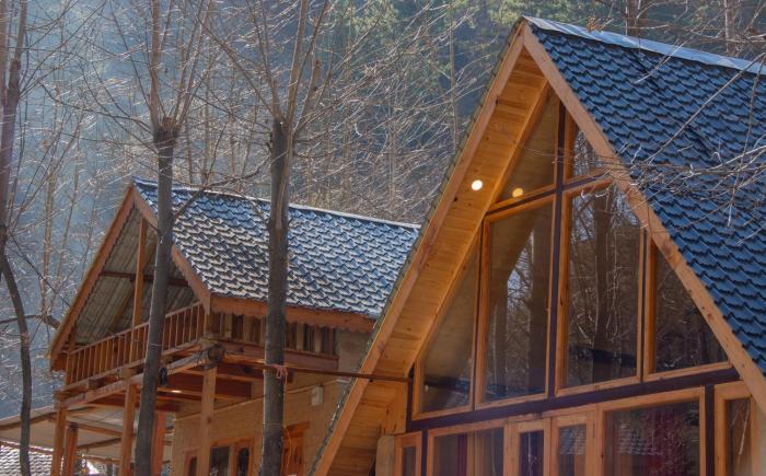 eco himalayas cottages tirthan valley