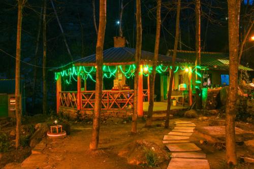 eco himalayas cottages tirthan valley